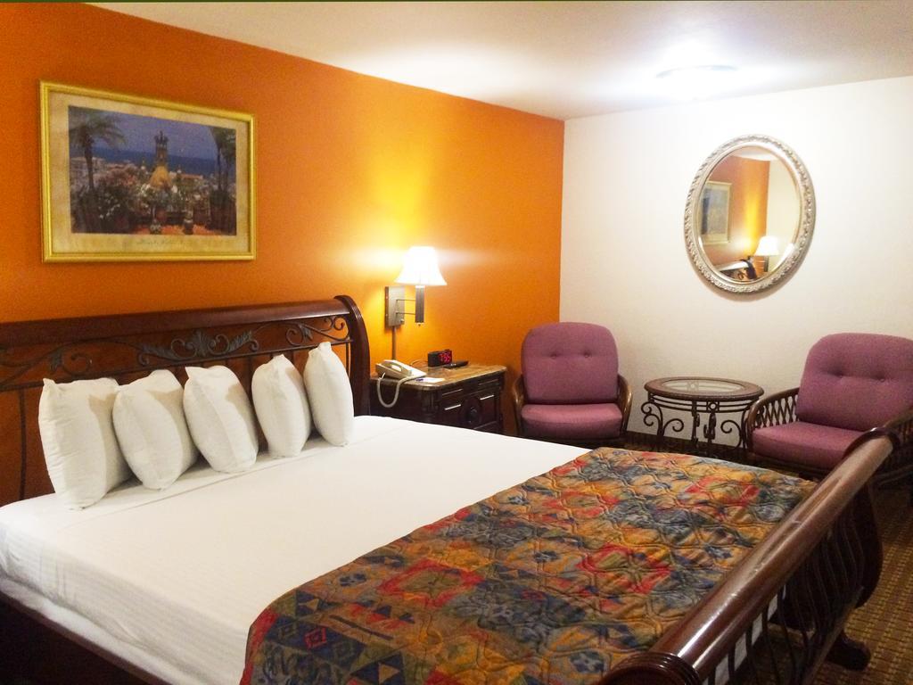 Days Inn Harbor View San Diego Phòng bức ảnh